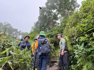 20230818黒岳登山道現場-データ収集手法の説明-1.jpg